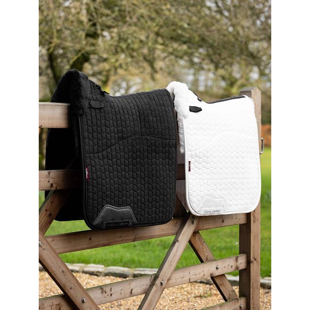 Tapis de selle Merino+ Half Lined Suede Dressage LeMieux Blanc