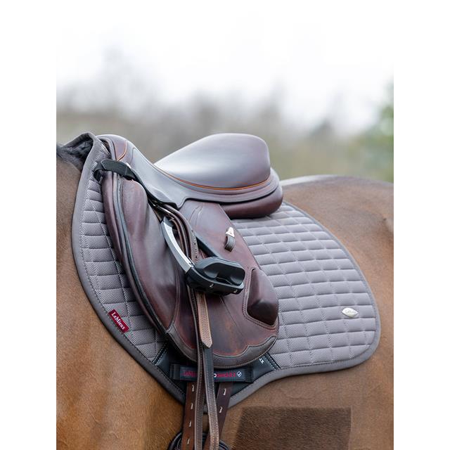 Tapis de selle Self-Cool Close Contact Square LeMieux Gris